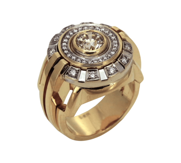 золотой мужской перстень с бриллиантами